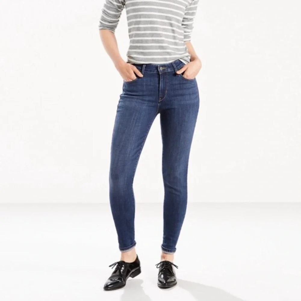 Levi’s Mid Rise Skinny Jeans - Picture 1 of 6